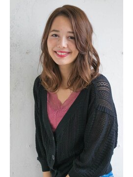 リリアン 青山(relian) 内巻きコテ巻きヘア×ナチュラルベージュ