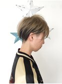ハイトーンベージュとブラックグレージュのツートーンカラー
