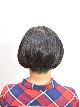 ヘアスタジオヘーフリヒ(HAIR STUDIO HoFLICH) 【ガーリーショートボブ】