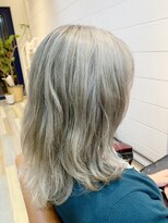 リラ ヘア サロン(rela hair salon)&nbsp;ミディアムホワイティアッシュ