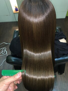 エムスリーディーミュゼステージ(M3D) ピコトリートメントストレート仕上げ。