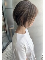 サーカス(circus)&nbsp;大人ハイライトが映える前下がりショート＊
