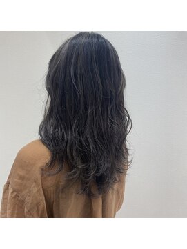 ラブアンドヘアーフロー(Love&Hair Flow) コントラストハイライト　ダークシルバー