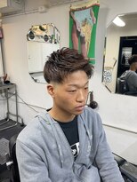 メリケンバーバーショップ フクオカ(MERICAN BARBERSHOP FUK)&nbsp;波巻き束感ショートツーブロックマッシュアップバングコンマヘア