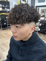 ウェイビーエフティフィフス 横浜西口(WAVEY ft.fifth)&nbsp;スペインカールラルフカールラフカールスキンフェードカット横浜