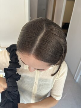 ムーム(Momb) こっくりグレージュカラー