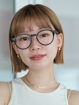 ガーデンヨコハマエスト(GARDEN YOKOHAMA est) 面長　切りっぱなし　ミニウルフ　外ハネ　ボブ　レイヤー