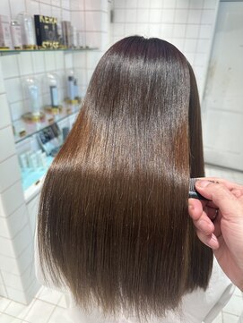 ロンドルーチェ 心斎橋(Lond luce) ダークアッシュ/ミディアムレイヤーカット［髪質改善/縮毛矯正］