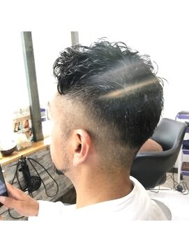 スリーナイン(THREE NINE) THREE NINE/大人しくない大人刈上げ