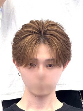 センス 渋谷 宇田川交番前(SENSE) ブルーブラック/フェザーパーマ/刈り上げセンターパート/メンズ