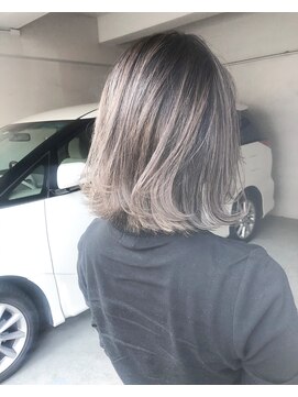 ヘアーアンドアトリエ マール(Hair&Atelier Marl) 【Marl】ハイライトグラデーションのグレーベージュの外ハネボブ