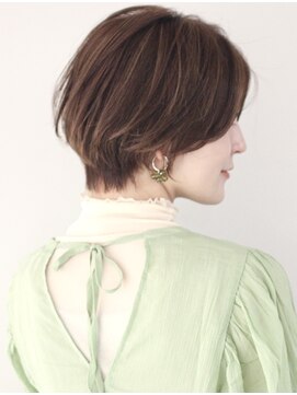 サーカス バイ ビュートリアム 青山(CIRCUS by BEAUTRIUM) 30代　40代　50代　エアリーショート　前髪長めショート　小顔