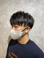 ラルス(Larus)&nbsp;MEN’S HAIR/ブルーブラック/フェザーパーマ/本八幡
