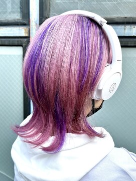 カー(KAH) ピンク 紫 ツートーンカラー ウルフカット 高円寺