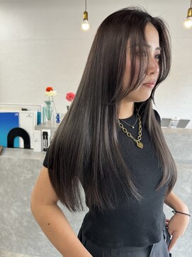 イロ バイ ミロク(ILO by miloc) 透けグレージュ