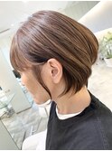 くびれショート×白髪ぼかしハイライト