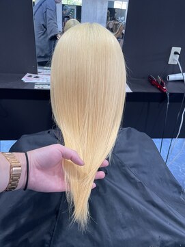 レゴリス(REGOLITH) ブロンド