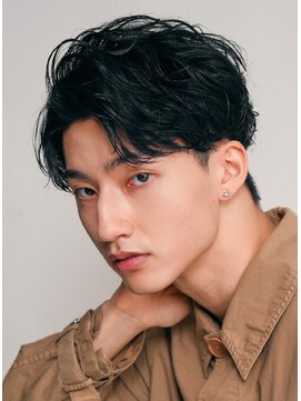 レタッチ バイ フィフス 天神大名(RETOUCH by fifth) 天神ニュアンスパーマフェザーパーマセンターパートウルフカット