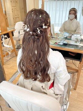 テトラ バイ ネオリーブ 横浜西口店(tetra by neolive) 卒業式ヘア　袴着付け ヘアセット ハーフツイン 金箔 横浜★