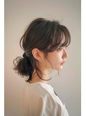 カーキベージュ顔まわりレイヤーアップスタイル
