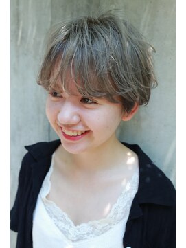 ラボ(Ravo) [Ravo]無造作束感エアリーショート