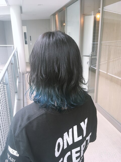 裾カラー×ブルー