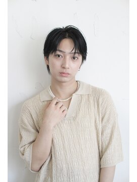 タヒエ(tahie) ミニマルな印象を与える爽やかヘア#刈り上げセンターパート