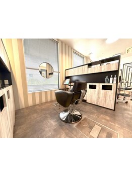 落ち着いたプライベート空間でじっくりと髪に向き合いたい方に支持多数！女性だから相談できる悩みもお任せ