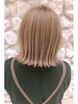 モアナ バイ ヘッドライト 長野駅前店(Moana by HEADLIGHT) #長野駅前#ミニボブ#切りっぱなしボブ#ミルクティーベージュ