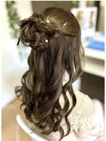 ジェミータ 横浜&nbsp;ハーフアップのお団子【横浜/ヘアセット/きつけ