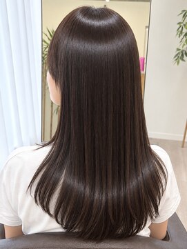 ウイバイファースト(u'i by first) 自然なツヤと柔らかな質感が魅力のロングスタイル
