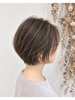 ビッケ(Vicke)&nbsp;白髪ぼかしショートボブ