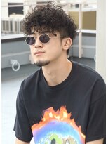 メリケンバーバーショップ コウベ(MERICAN BARBERSHOP KOBE)&nbsp;七三オールバックツイストパーマかき上げヘアコンマヘア