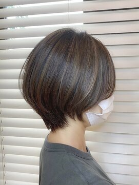 イロヘア アンジョウ(ilo.hair anjo) ナチュラルハイライト×ショート