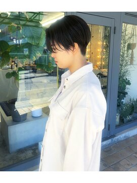 マメ(mame) ジェンダーレスショート/刈上げ/ブルーアッシュ