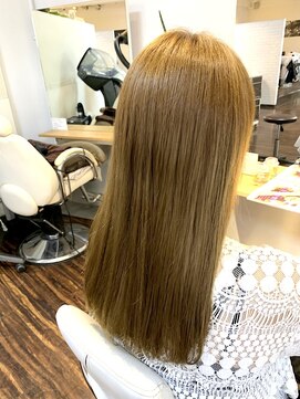 アトリエアルシュ(atelier ARCHE) 傷んでバサバサの髪をヘナトリートメントでツヤ髪に