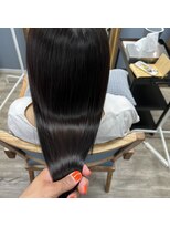 アンフィシュピトロワ(AnFye spi tlow)&nbsp;［AnFye］うねりを無くして縮毛矯正