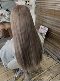 大人可愛い艶ミルクティベージュ抜け感ストレートエクステ