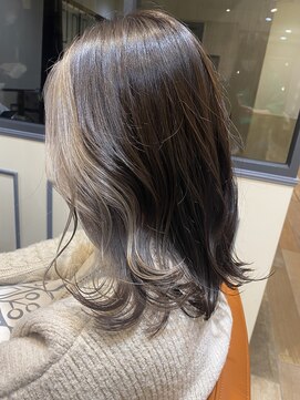 ネオリーブエム(Neolive em;) インナーカラー×フェイスフレーミング