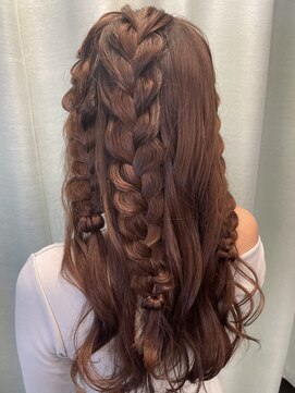 マーズ(Hair&Make Mars+) 編みたらしアレンジ