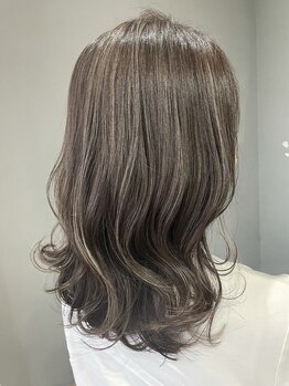 リッカ(RICCA)の写真/暗くなりがちなグレイカラーも[RICCA]なら透明感のある色味に♪暗くなりすぎず、理想の色味を叶えます…＊