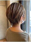 白髪ぼかし大人かわいいひし形小顔束感ショート30代40代50代