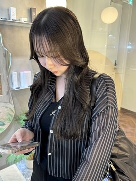 ジーナ 天神(Zina) 韓国ヘア/レイヤーカット/顔周りカット/オリーブカラー