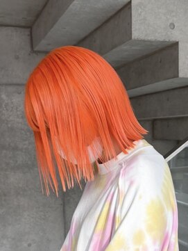 ヲタク(wotaku.) オレンジカラーオレンジヘアハイトーン切りっぱなしボブブリーチ