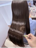 さりげないワインレッドつやカラー