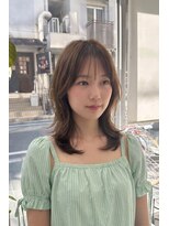 トレ(tre.)&nbsp;透け前髪のくびれレイヤーミディアム