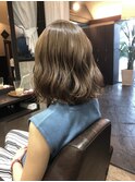 ハイトーングレージュ