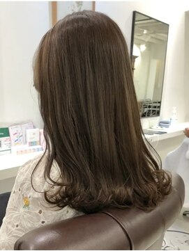 インビテーション(invitation) オリーブグレージュ