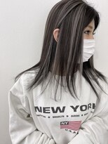 レド(LeDo)&nbsp;コントラストハイライト×ミディアムボブ×四日市