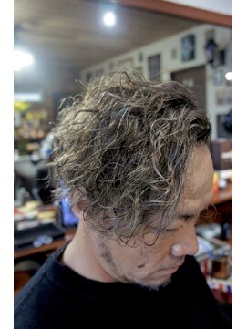 ヴェナ(VeNA) ハイライトパーマスタイル